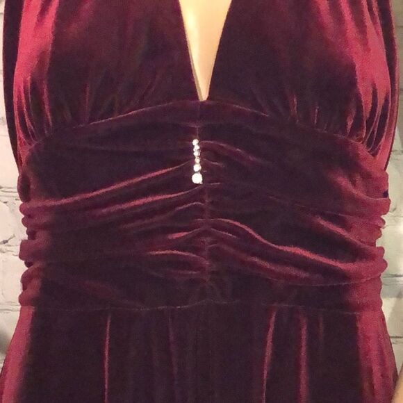 Signature by Robbie B Red Velvet Halter Tie Neckline Cocktail Dress Medium M 10 - Picture 3 of 8